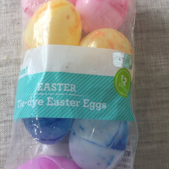 Lot of 8 Way to Celebrate Colorful Tie Dye Plastic Easter Eggs 12 Count Each - Picture 4 of 6